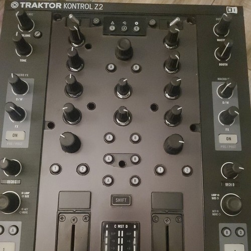 Mezclador DJ Traktor Kontrol Z2 - Imagen 4 de 7