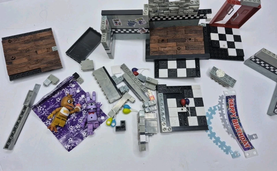 Lote de figuras y piezas McFarlane Builds Five Nights At Freddy's FNAF 2017 Foto 2 de 4