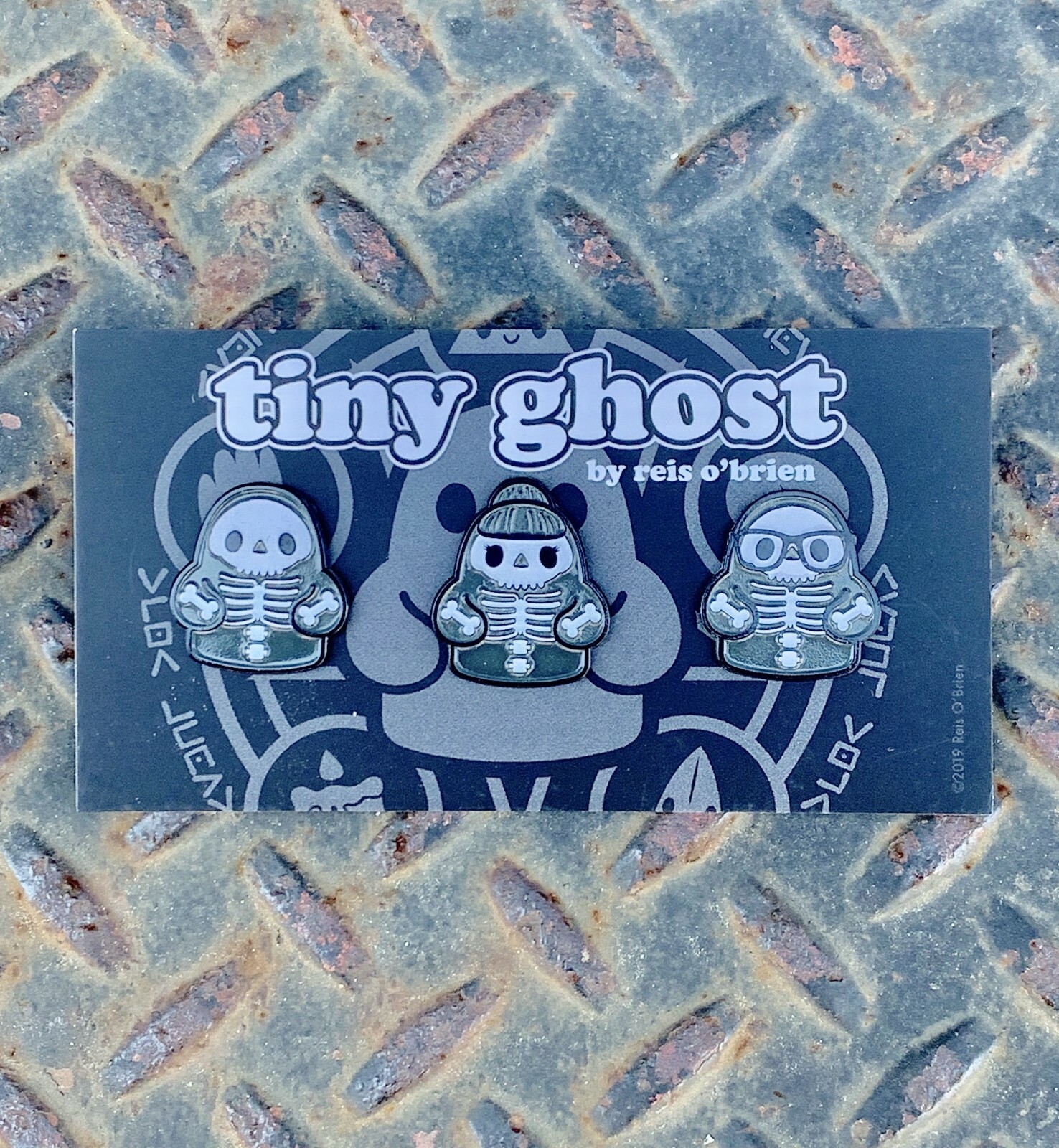 Broches émaillées Bimtoy Tiny Ghost X-Ray Friends - Édition Limitée GITD (brille Dans Le Noir)