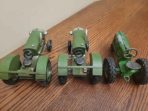 VINTAGE Art Deco Metal Green Oliver Tractors 1:32 Scale Die Cast/Pressed 3 Total - Picture 5 of 8