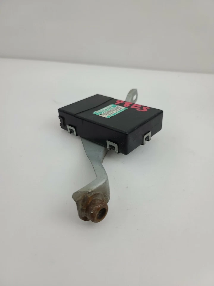 Módulo de control de suspensión Lexus Es300 1997-2001 89243-33041 OEM Foto 4 de 4