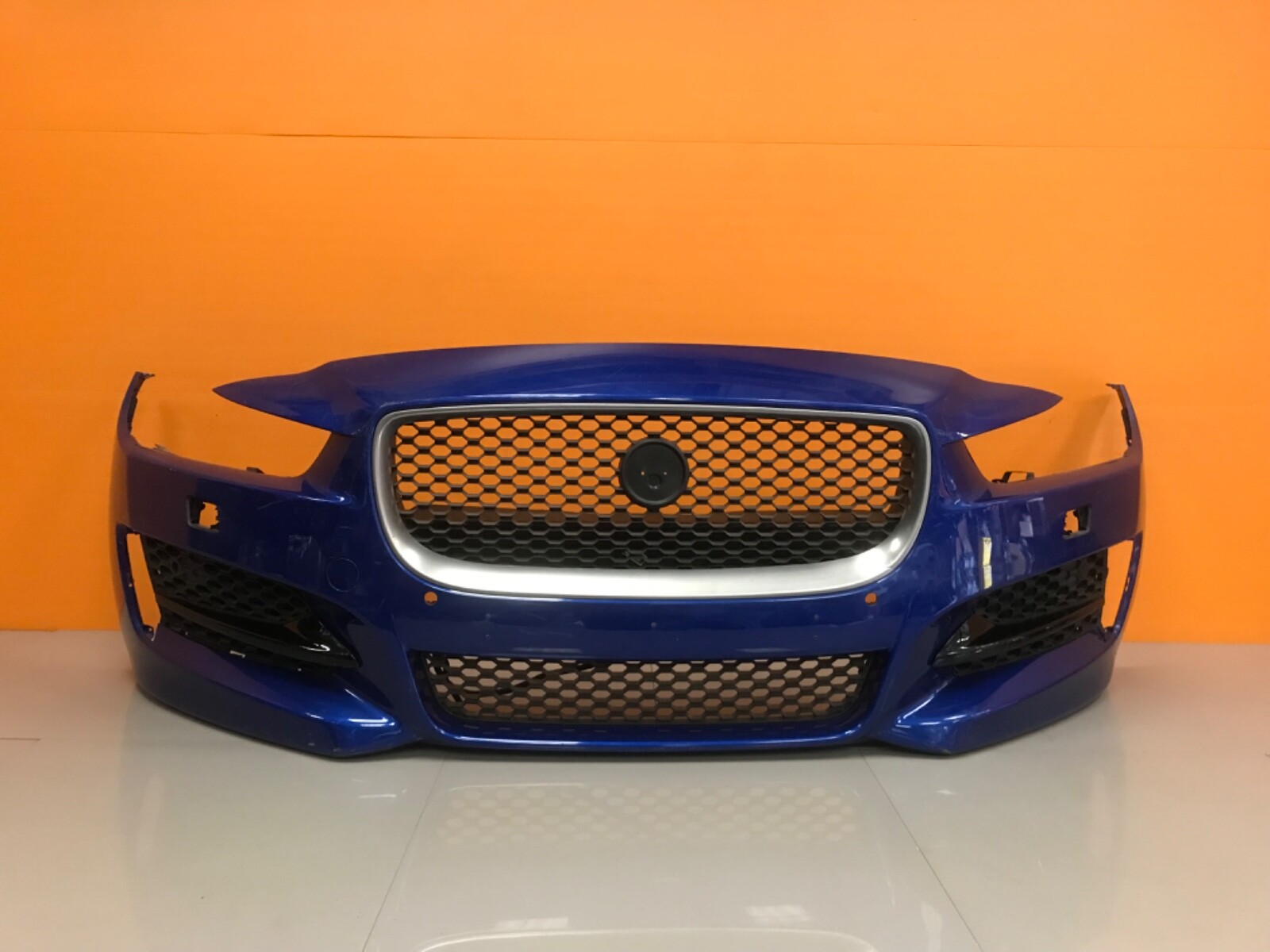 *Jaguar xe r sport 2015 -18 GENUINE FRONT BUMPER each - Image 5