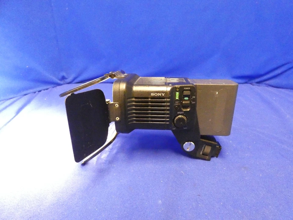 Sony HVL-LBPA LED Video Dimming Light w/Mount, NP-F970 Battery - Image 3 of 4