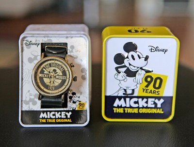 DISNEY - The Original Mickey Mouse 90th Anniversary Accutime Wrist Watch (NEW)