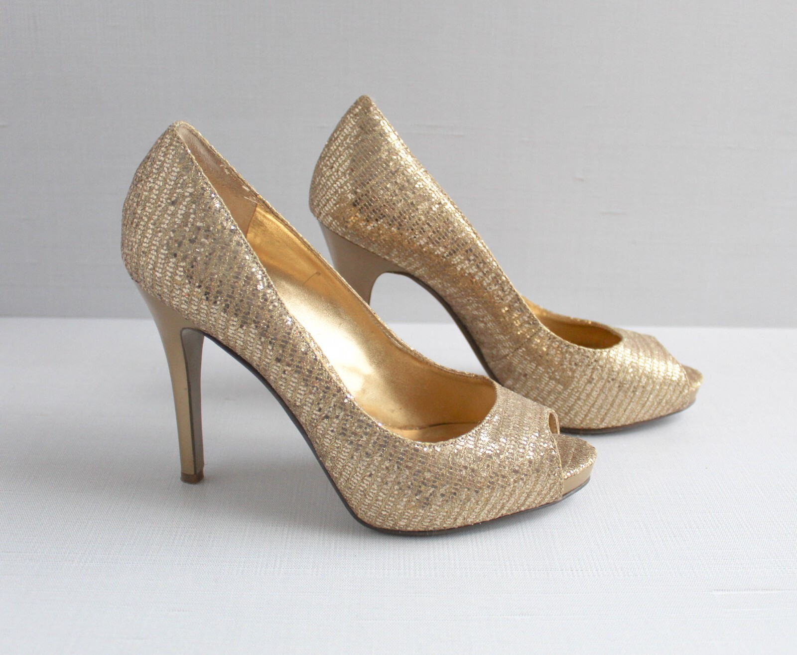 NINE WEST gold sparkle high heel shoes with peep toe size 6.5