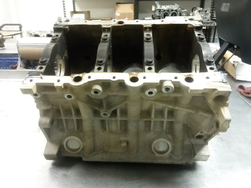 Engine Cylinder Block For 99-02 Chrysler 300M 3.5 - Image 3 of 4