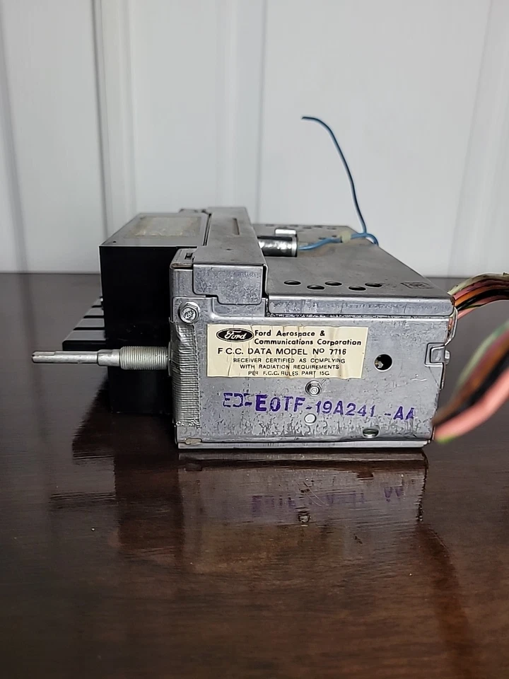 Radio coche Ford Am Fm vintage solo piezas sin probar Foto 2 de 4