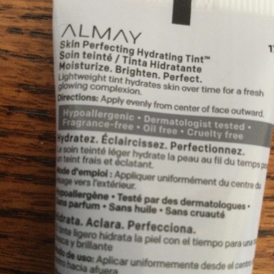 3 Almay Tint Skin Perfecting Hydrating Tint Hyaluronic Acid 2 Mahogany & 1 Mocha - Image 3 of 4