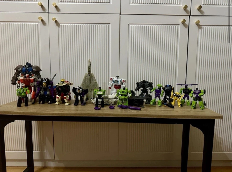 Смешанный лот коллекционных фигурок трансформеров - Изображение 3 из 4