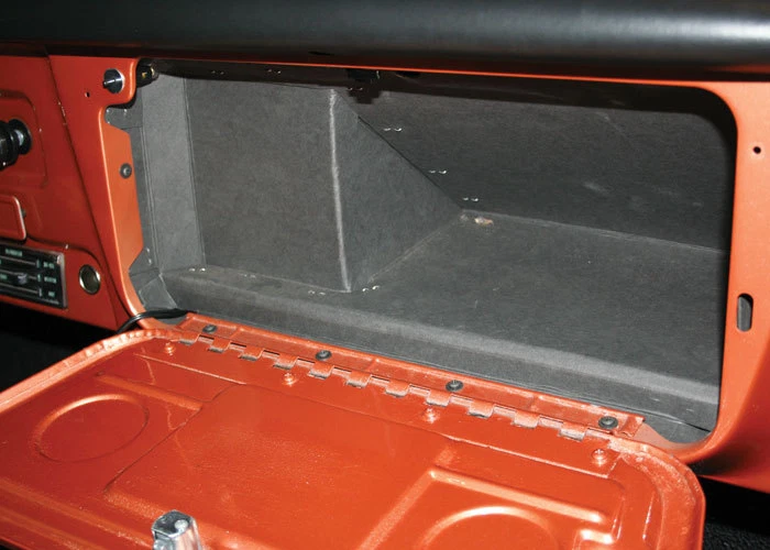 Revestimiento interior de guantera suburbano para camioneta Chevy/GMC C10/K10 67-72 con aire acondicionado Foto 2 de 4