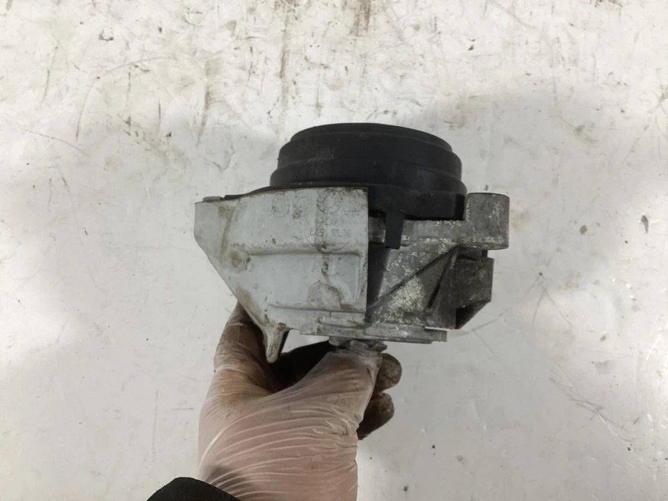 BMW X3 F25 2011-2017 montaje motor delantero derecho 6785712 OEM. Foto 3 de 4