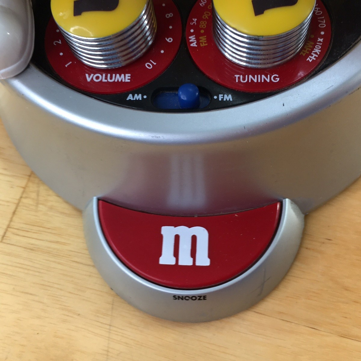 M&M's Electric Alarm Clock Radio Digital Time Blue Red
