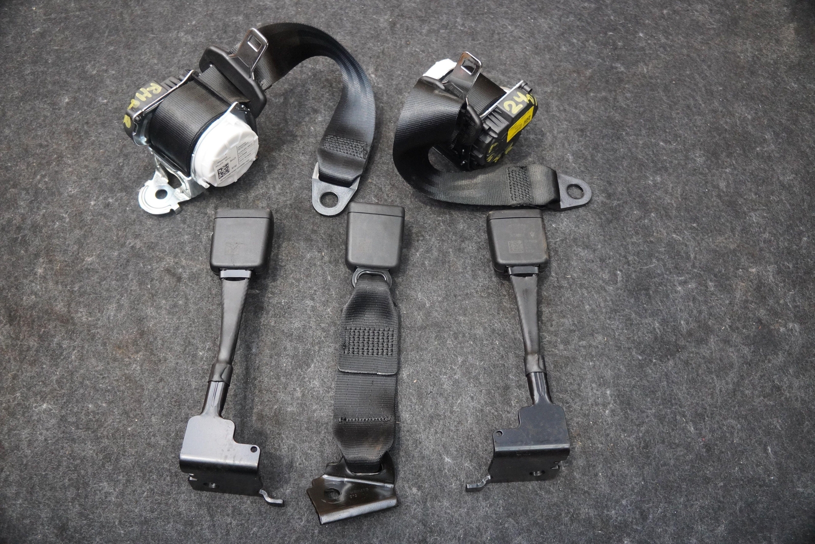 Set Rear Left Right Seat Belt Retractor Buckle Black 670270387 Maserati Grecale