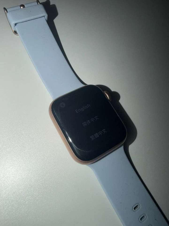 Apple Watch Series 4 44 mm GPS/LTE, Desbloqueado, Aluminio Oro Rosa Foto 4 de 4