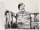 1971 Press Photo Photographer Jack Dykinga with his Pulitzer Prize Photographs — photo 1