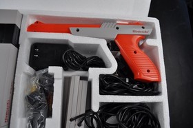 Nintendo Entertainment System NES Action Set 1990 Super Mario Bros/Duck Hunt