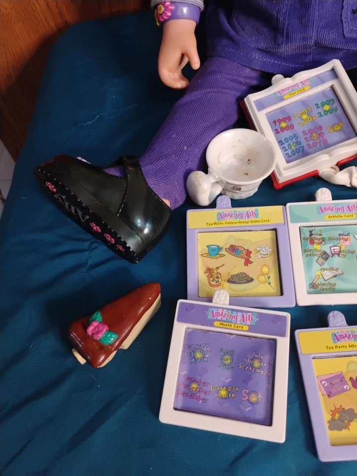 VINTAGE Amazing Ally Doll by Playmates w/ Accessories WORKS  - Image 4 of 4