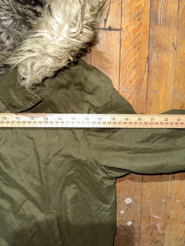 Chaqueta Parka Banana Republic Mujer Mediana Verde Piel Con Capucha Frente a Presión Impermeable Foto 2 de 4