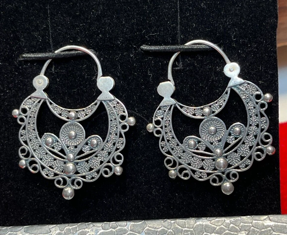 Vintage Sterling Silver .925 Beautiful Artwork Spain Earrings by Luis Mendez - Image 3 of 4