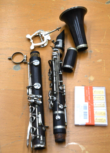 Vintage C.G. CONN ELKHART 424N CLARINET-WOOD - Picture 9 of 12