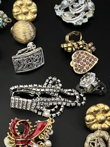 Vintage Signed & Unsigned SINGLE Clip-On Earrings Jewelry Lot Crafts/Wear 49pcs - Picture 4 of 20