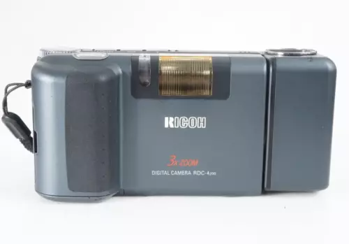 -[EX]RICOH 3X ZOOM DIGITAL CAMERA RDC-4200 WITH CASE AND MEMORY CARD(9964)