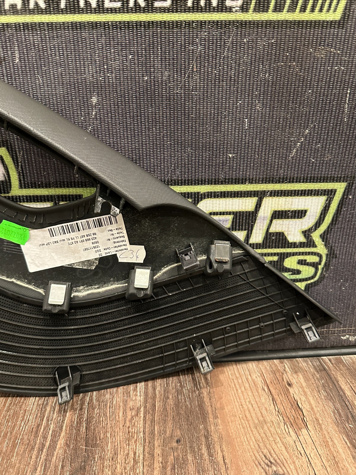2012 AUDI R8 FRONT LEFT DOOR TRIM PANEL OEM 423 868 091 *MINOR SCUFFS*