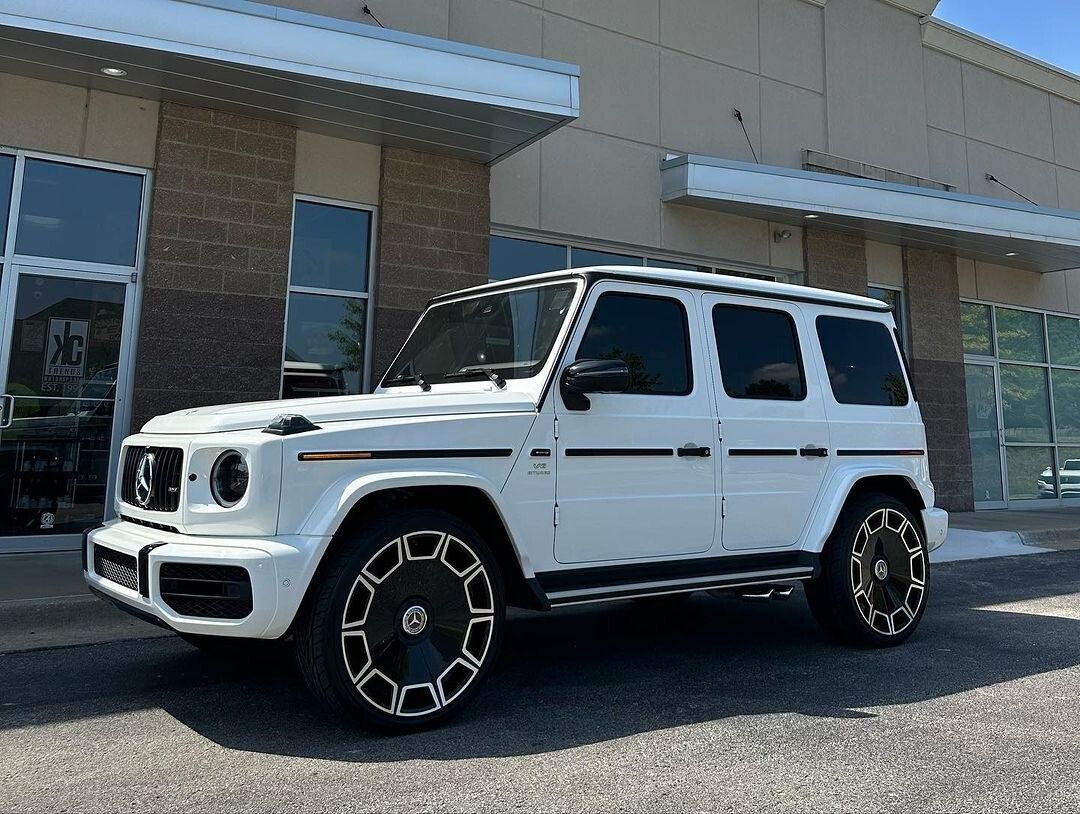 24" inch Giovanna Sicily Black Machine Wheels Bentley Bentayga G550 G63 Gwagon