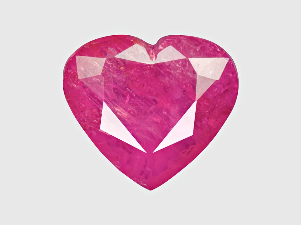 IGI Certified MADAGASCAR Ruby 4.57 Ct. Natural Untreated HEART Pink-Red LOOSE - Image 3 of 4