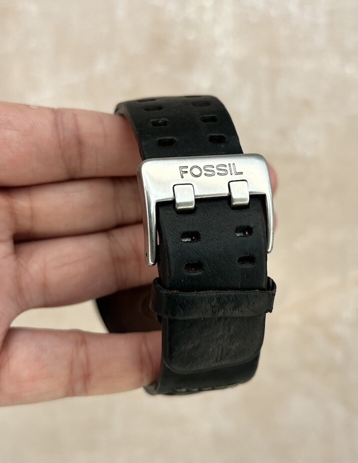 y2k FOSSIL Big Tic Red Flame Breathing Dragon Watch JR-8198 y2k FOSSIL Big Tic Red Flame Breathing Dragon Watch JR-8198