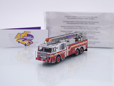 Premium ClassiXXS 870690 # Ferrara Ultra Ladder Bj. 2013 '' FDNY Bronx 29 '' 1:87