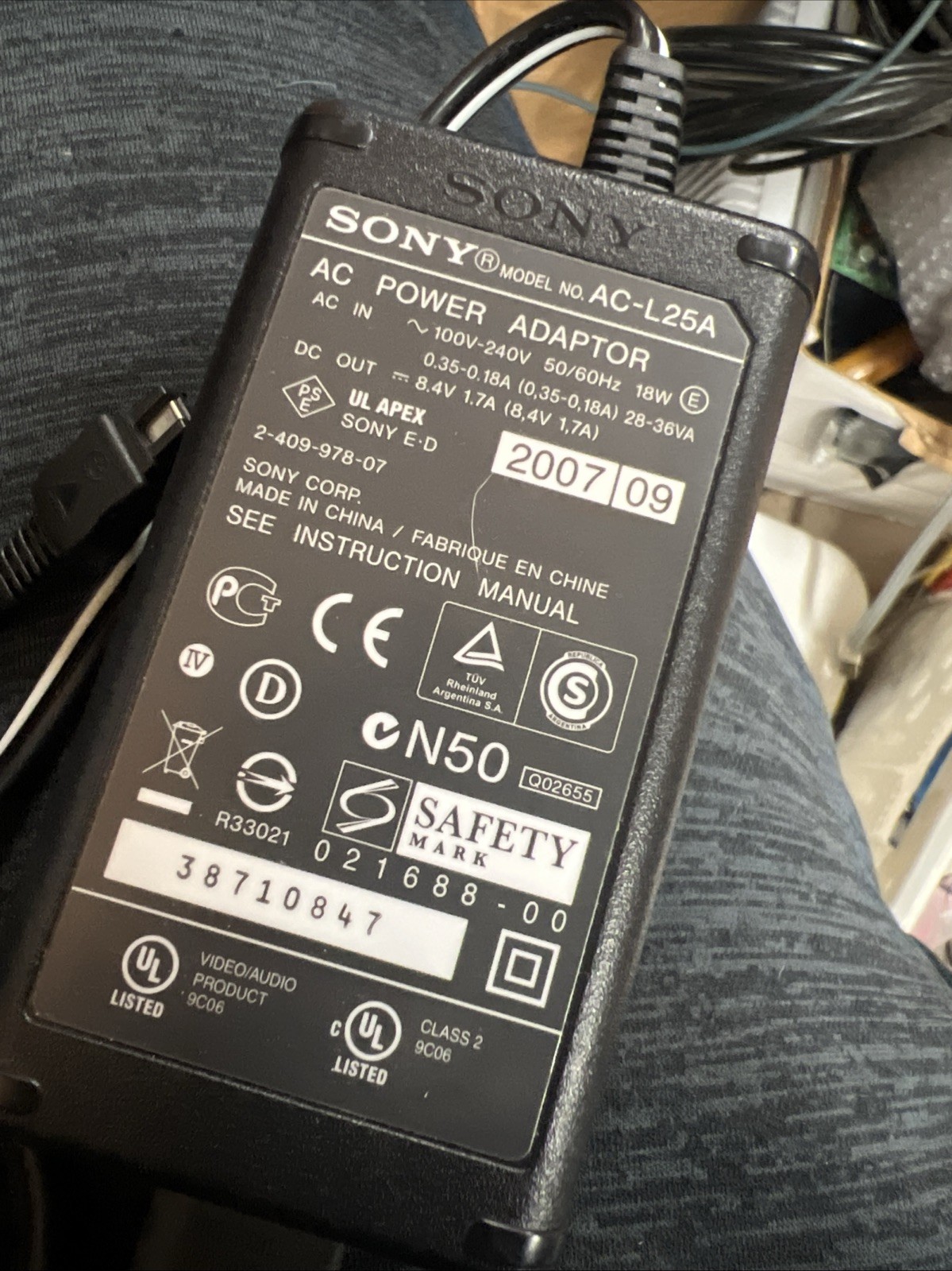 Charger 8.4v 1.7a Oem Handycam Camcorder