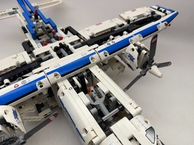 Lego 42025 Technic Cargo Plane &bull; Complete  With Manual Book