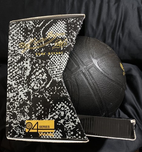 KOBE BRYANT Basketball 24K Black Mamba SPALDING 94 OFFICIAL NBA Limited Edition - Picture 7 of 12