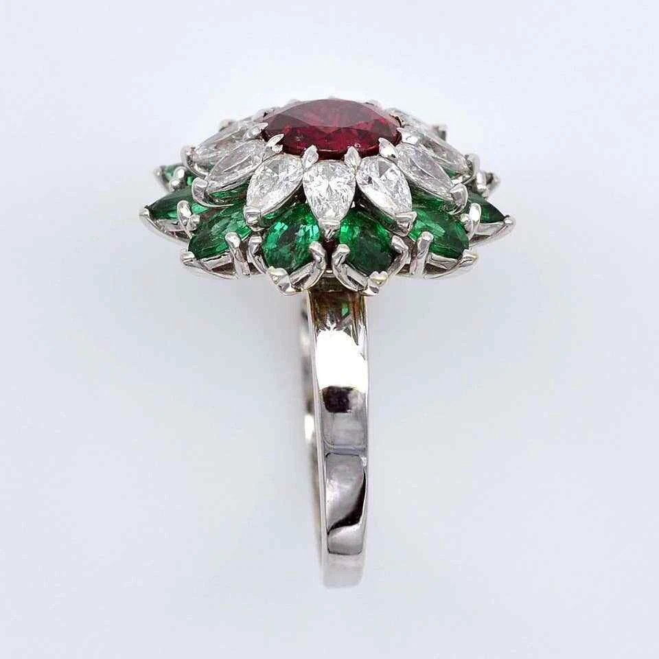 Sparkling Red 2.79CT Ruby With Green Emerald & White CZ Star Cluster Women Ring - Image 2 of 4