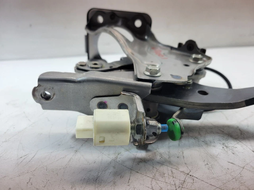 Lexus GS350 GS450H 2013 2014 2015 montaje de pedal de freno 47110-30520 Foto 2 de 4