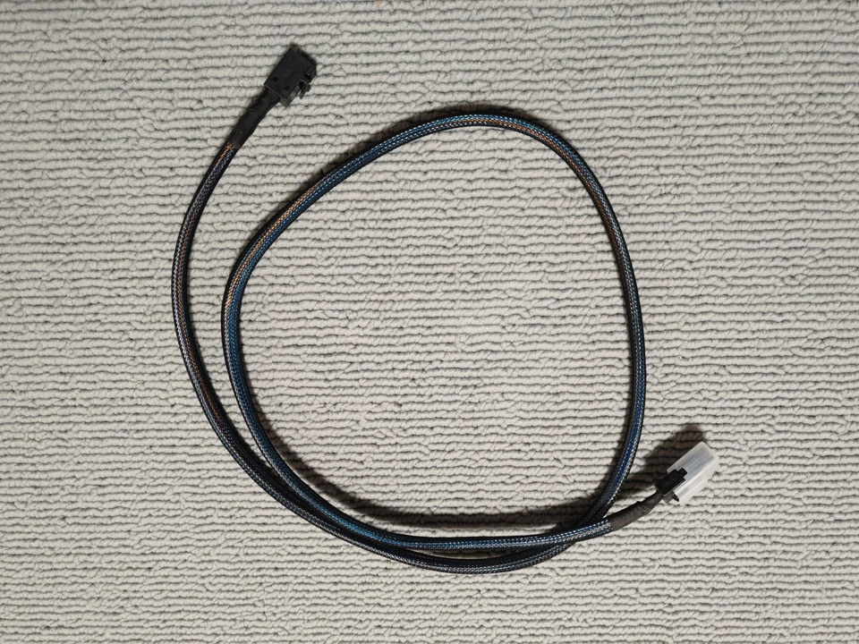 BACKPLANE Expand CABLES. SEE PICTURES. SAS Mini SAS - Image 2 of 4