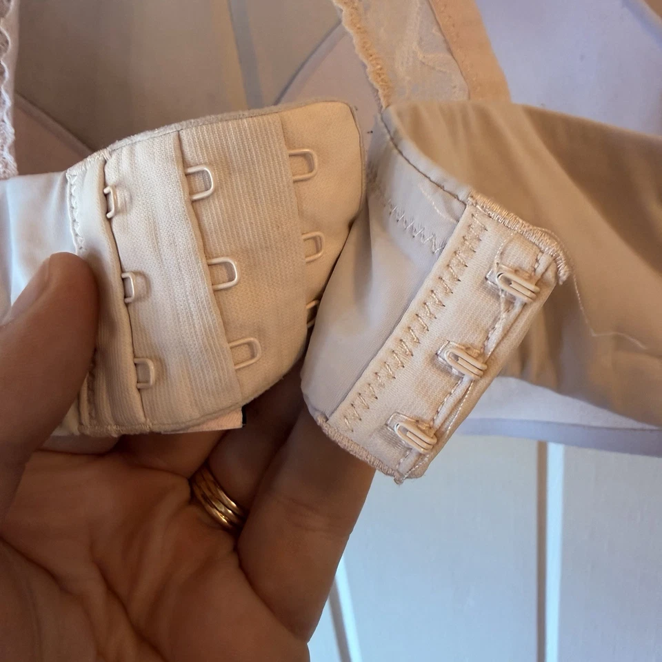 Sujetador Victoria’s Secret para mujer, talla 36DD, USADO EN EXCELENTE ESTADO Foto 4 de 4