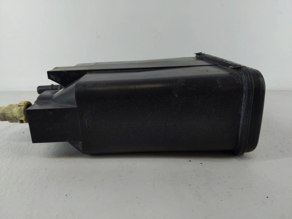 Chevrolet Silverado 1500 2015 bote de carbón de vapor combustible WVX0R Foto 2 de 4