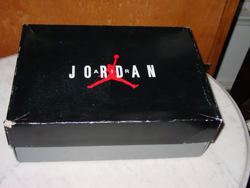 Nike Air Jordan Retro 11 Platinum Tint/University Red Shoe Box Only! Size 11.5 - Picture 4 of 9