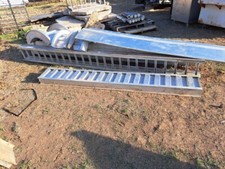 Ladder cable tray / conduit