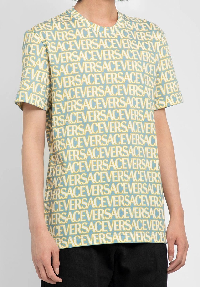 【関税込み】Versace グリーン オールオーバーロゴ 長袖Tシャツ オーバーサイズ PARISロゴ ヘビーウェイト 長袖Tシャツ / ロンT