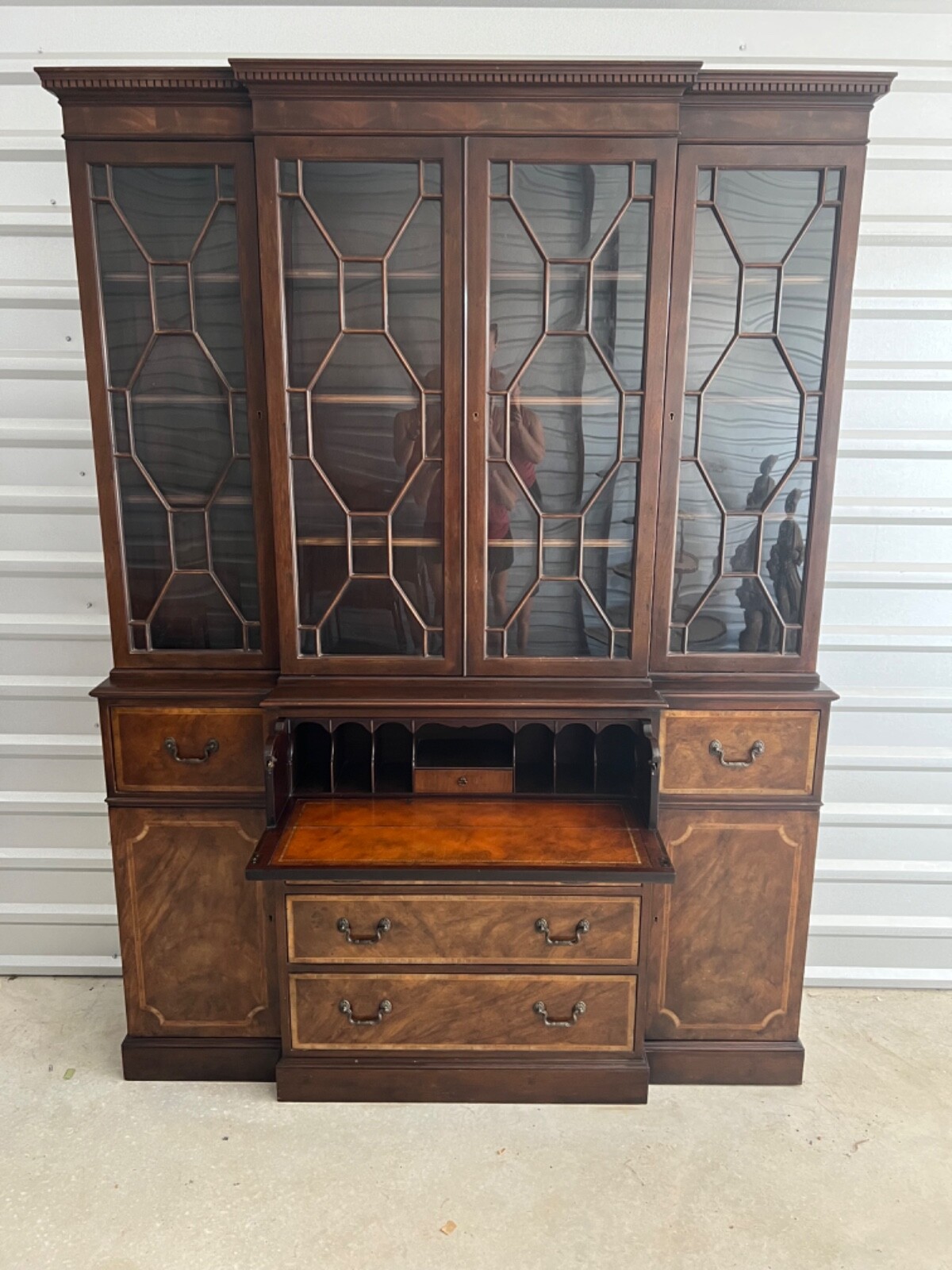 BAKER FURNITURE MAHOGANY BREAKFRONT SECRETARY LIBRARY BOOKCASE CHINA
