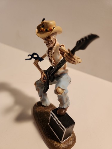 The Hamilton Collection "Les' Graves" Snakes & Bones Rock Band - Picture 5 of 7