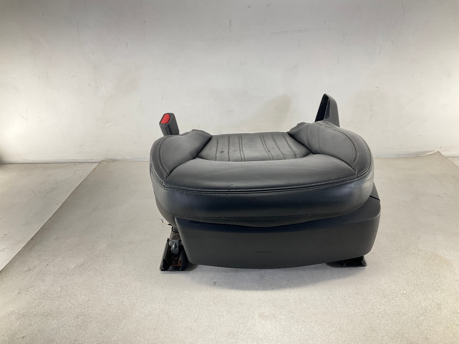 17-20 MASERATI Levante Front Left Driver Lower Seat OEM C