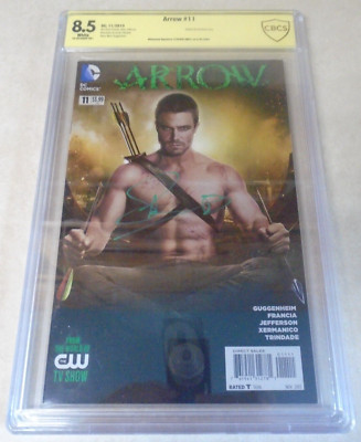 Arrow Issue #11 Comic Book. Photo Variant Cover. Signed by Stephen Amell. Graded