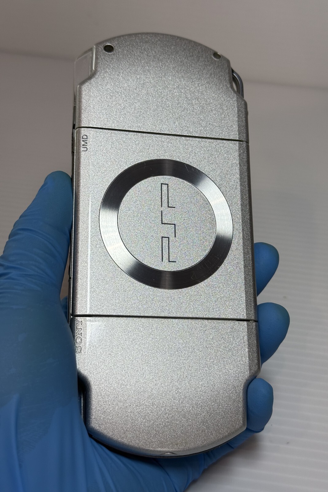 Sony PSP-2000 PSP 2000 Console Silver Complete in box Region free - Excellent