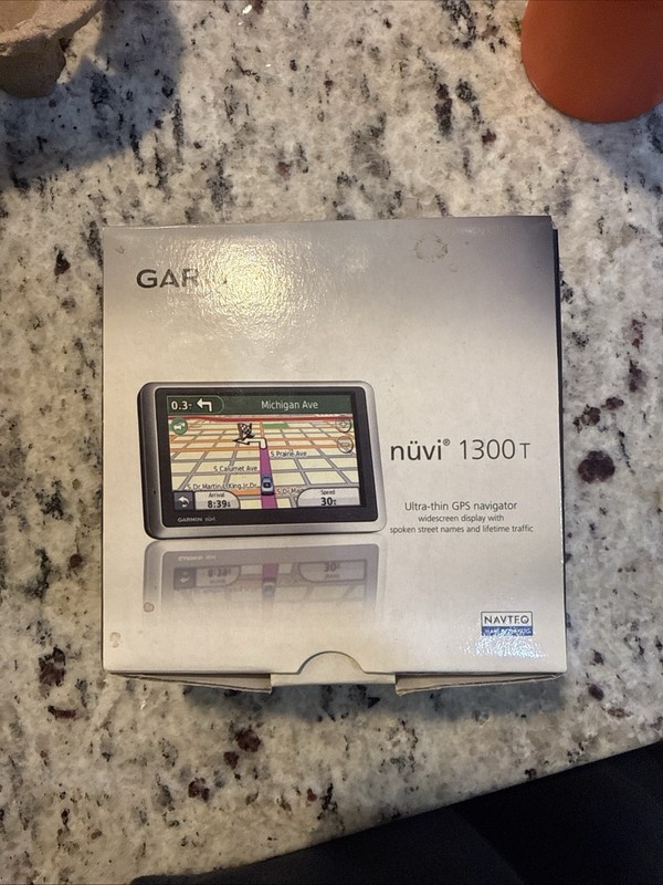 Garmin Nüvi 1300T Automotive Mountable GPS with Accessories Tested Bundle