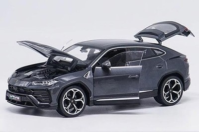 2018   LAMBORGHINI  URUS 4x4 METALLIC CHARCOAL  NEW IN BOX.