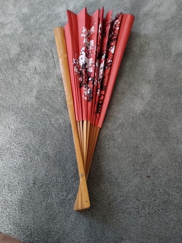 GIANT RED ASIAN FAN HAND PAINTED CHINESE CALLIGRAPHY CHERRY BLOSSOMS ORIENTAL - Picture 9 of 10